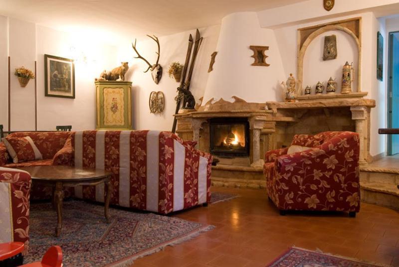 Lh Albergo Il Paradiso Pescasseroli Eksteriør billede