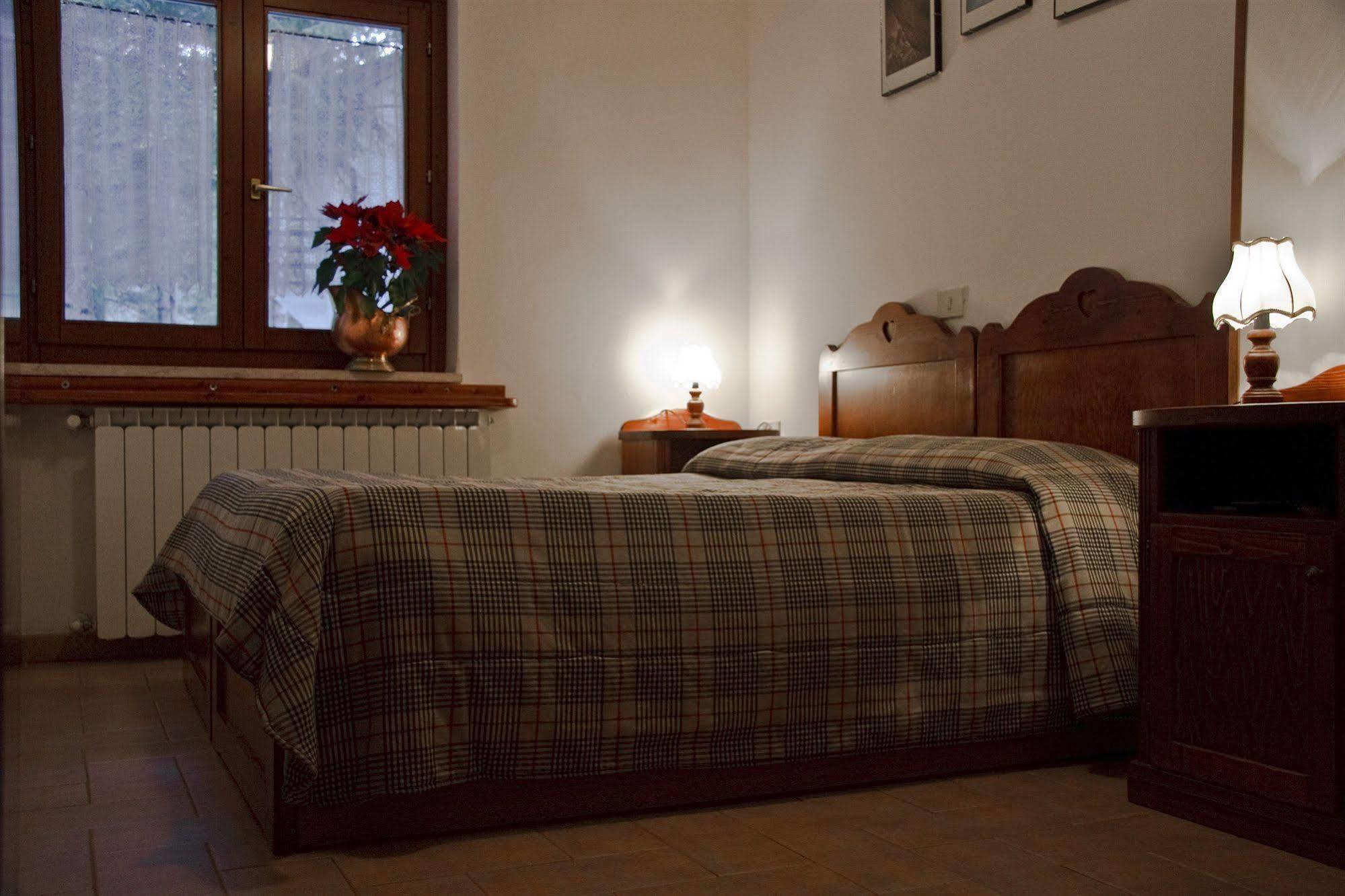Lh Albergo Il Paradiso Pescasseroli Eksteriør billede